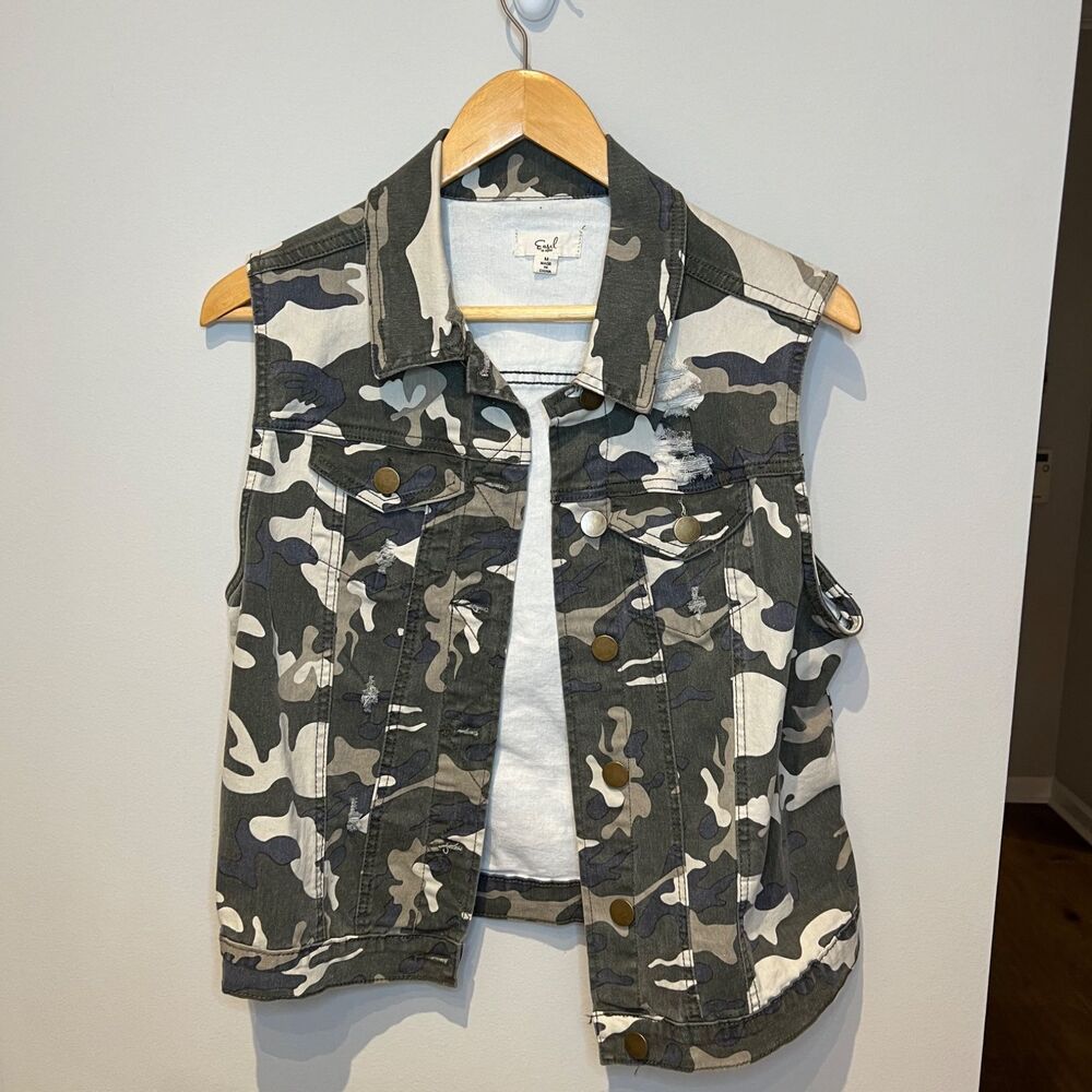Easel Camouflage Distressed Button Down Denim Jacket Vest Size M
